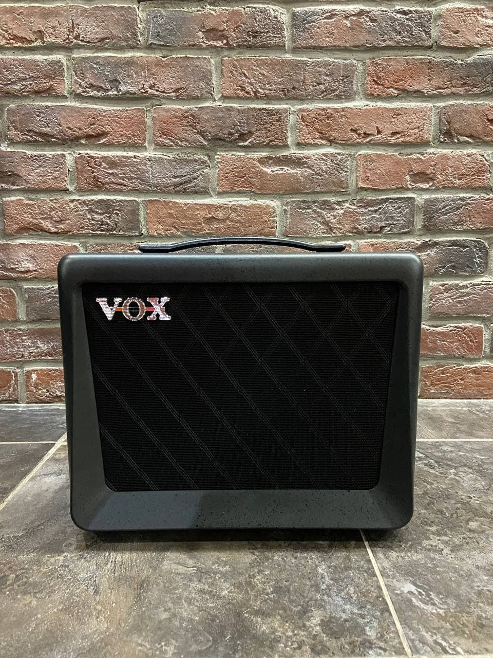 Цифровой Моделирующий Комбик С Эффектами VOX-VX 15 GT