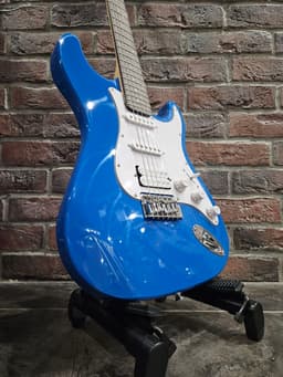 Электрогитара Stratocaster HSS для Начинающих - изображение 1