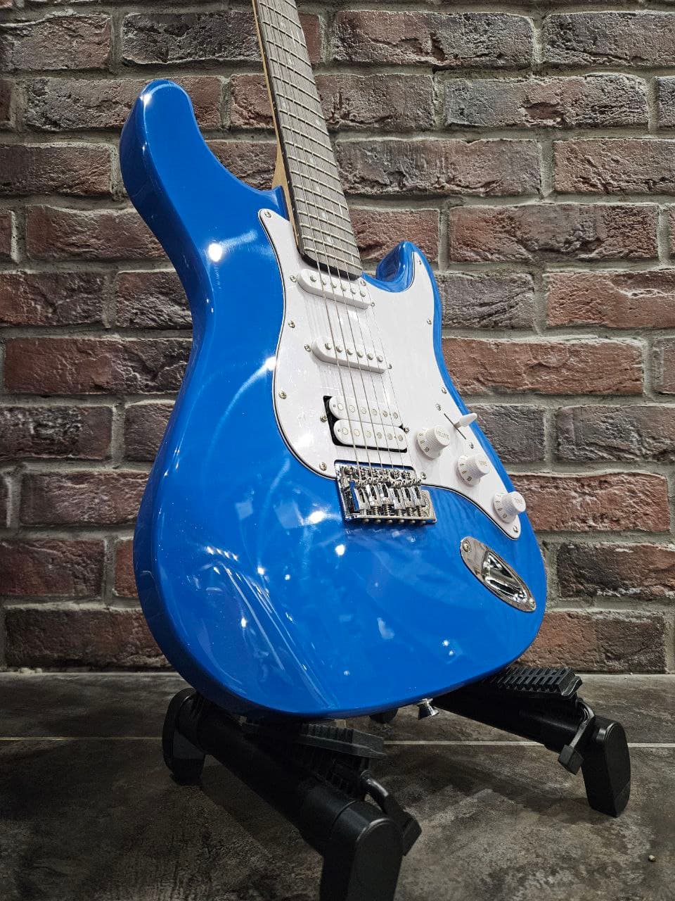 Электрогитара Stratocaster HSS для Начинающих