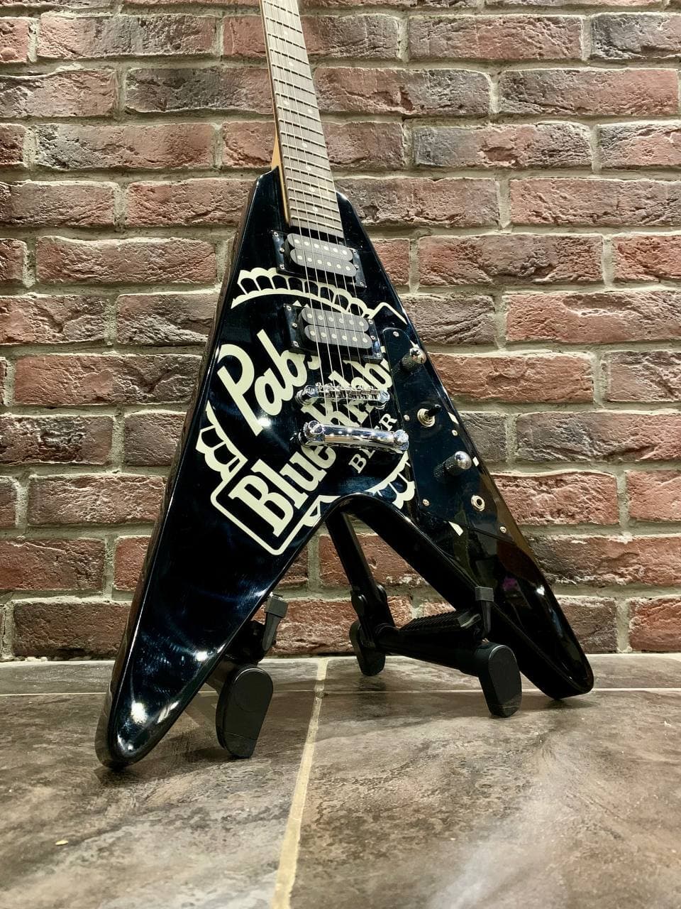 Электрогитара Flying V Blue Rabbit Edition